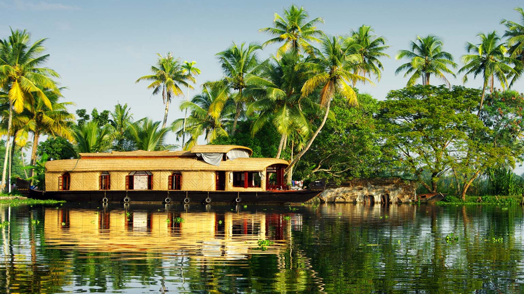 places to visit in kerala august