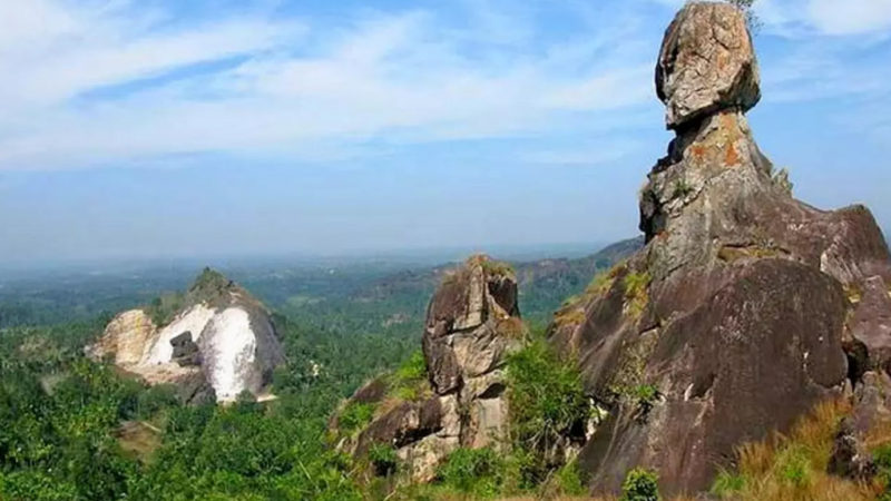 Phantom-Rock - Kerala Tourism